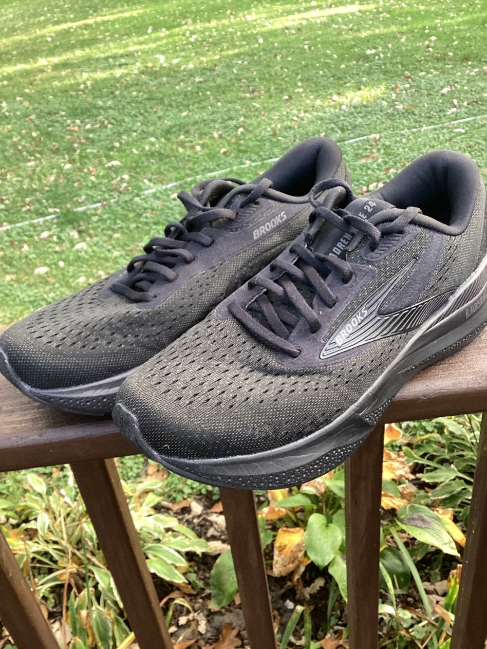 Brooks Adrenaline GTS 24 Running Shoes Mens 9 D Medium 1104371D020